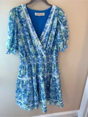 Taylor Floral Blue and Green floral  Dress flutter size 14